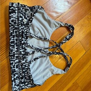 Lululemon energy bra- Black and White Patterned Sports Bra
